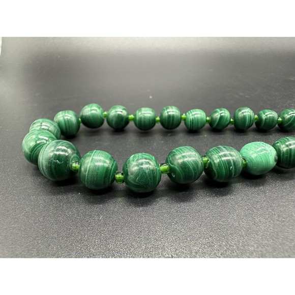 Vintage Carved Green Genuine Malachite Graduated Bead 20” Necklace - Picture 4 of 7